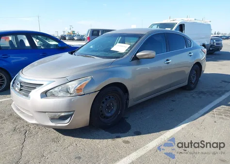 2015 Nissan Altima 2.5/2.5 S/2.5 Sl/2.5 Sv z USA, uszkodzony, nr VIN 1N4AL3AP2FC207124